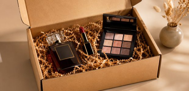 فاجعه شکستن عطرها؛ راهنمای انتخاب کارتن پستی ایمن برای آنلاین‌شاپ‌ها